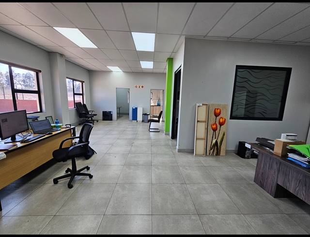 5,002M² FACTORY TO LET IN COSMO BUSINESS PARK